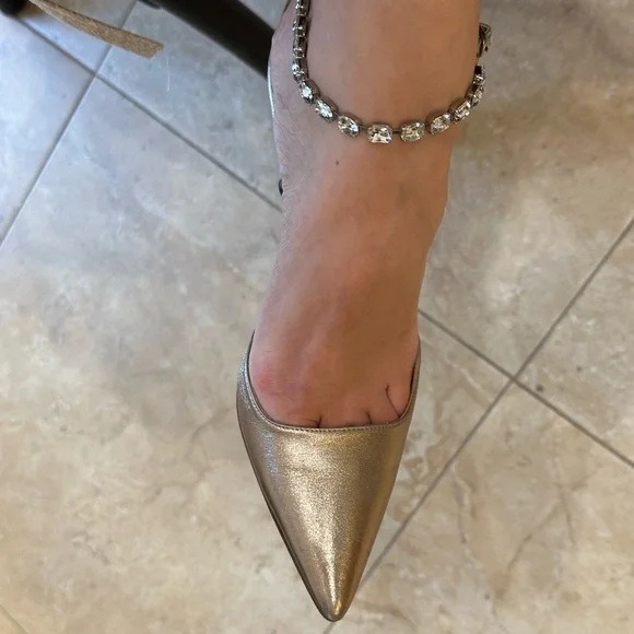 Manolo Blahnik aged gold pumps - Picture 5 of 8